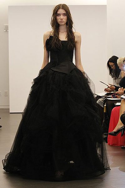 Свадебное платье черного цвета