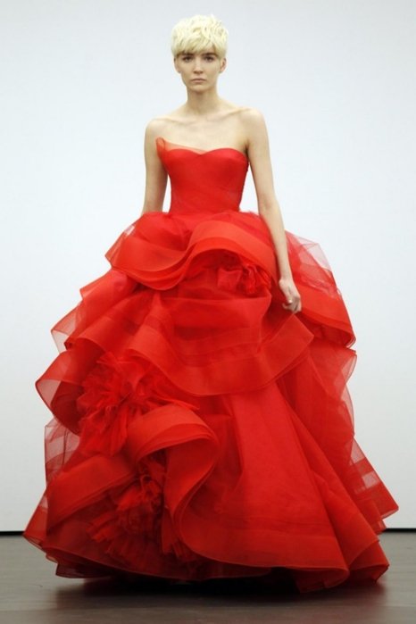 Красное платье от Веры Вонг