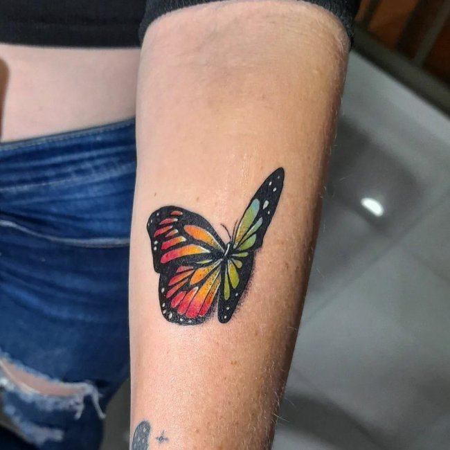 Татуировка бабочка