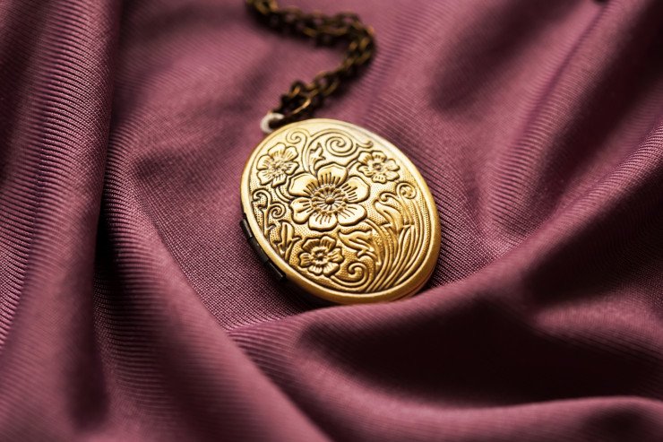 старинное ожерелье-медальон