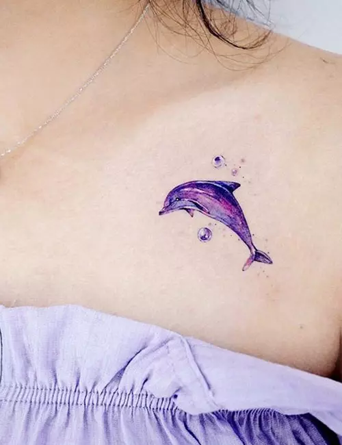 Дизайн татуировки дельфина для женщин