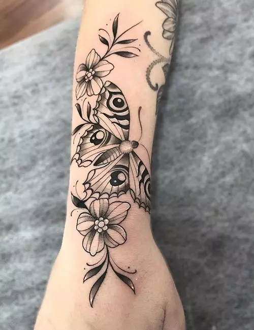 Дизайн татуировки бабочки для женщин