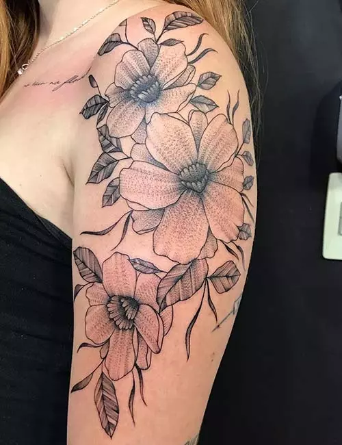 Дизайн татуировки цветок для женщин