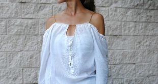 Модная белая блузка