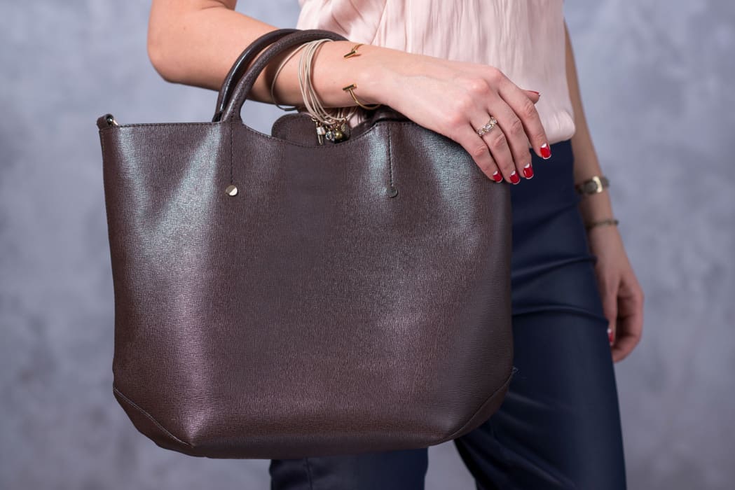 Большая сумка-шоппер темно-коричневого цвета 