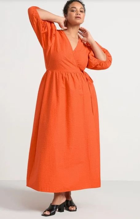 Оранжевое платье в пол