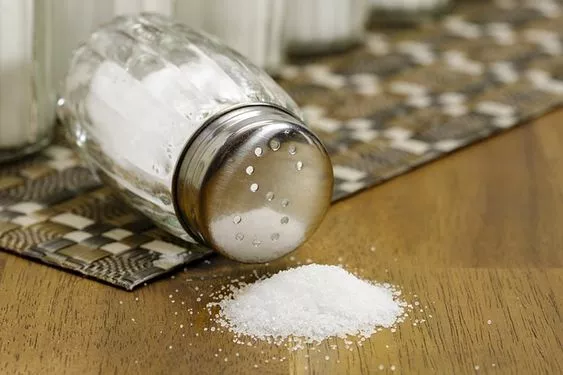 Как вывести жирное пятно - соль