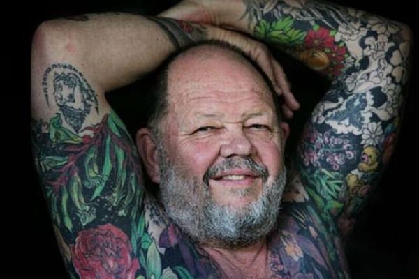 Как выглядят татуировки в старости