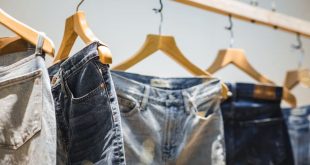 Как выбрать джинсы женщине старше 50-ти лет